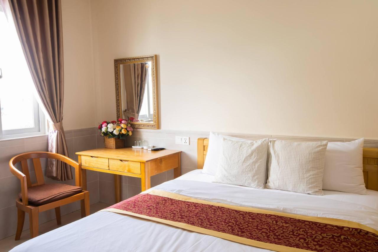 California Hotel Ho Chi Minh City Exterior photo