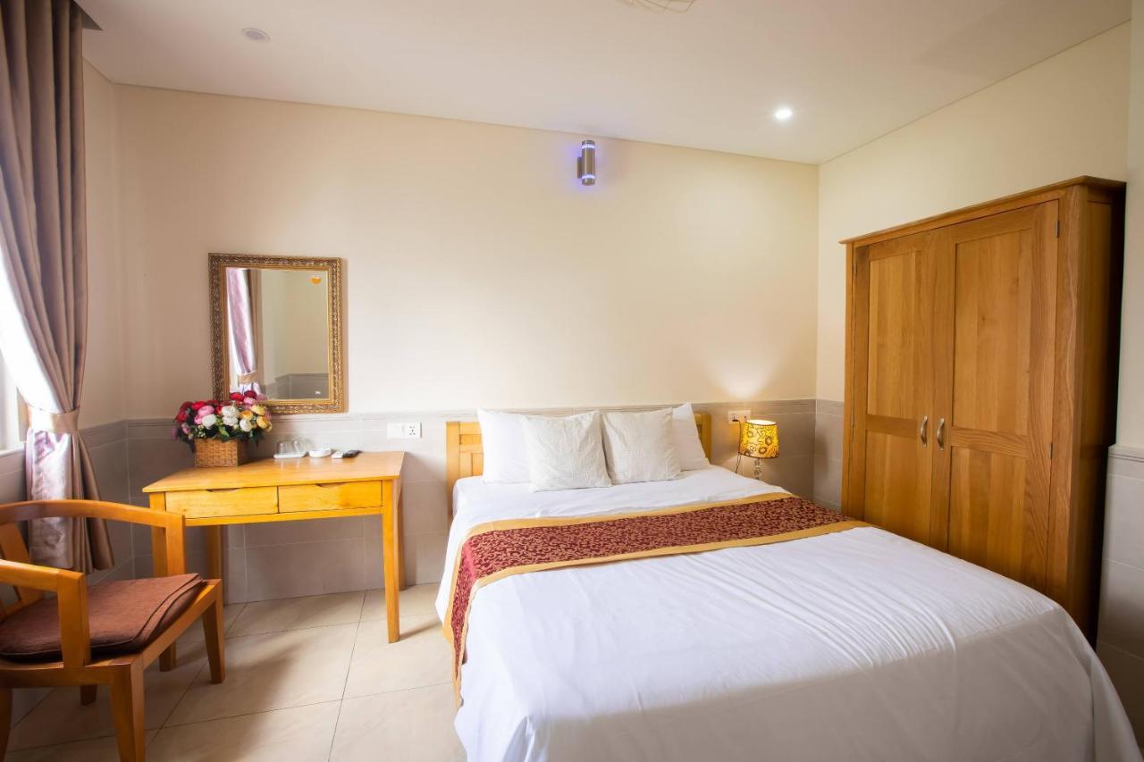 California Hotel Ho Chi Minh City Exterior photo